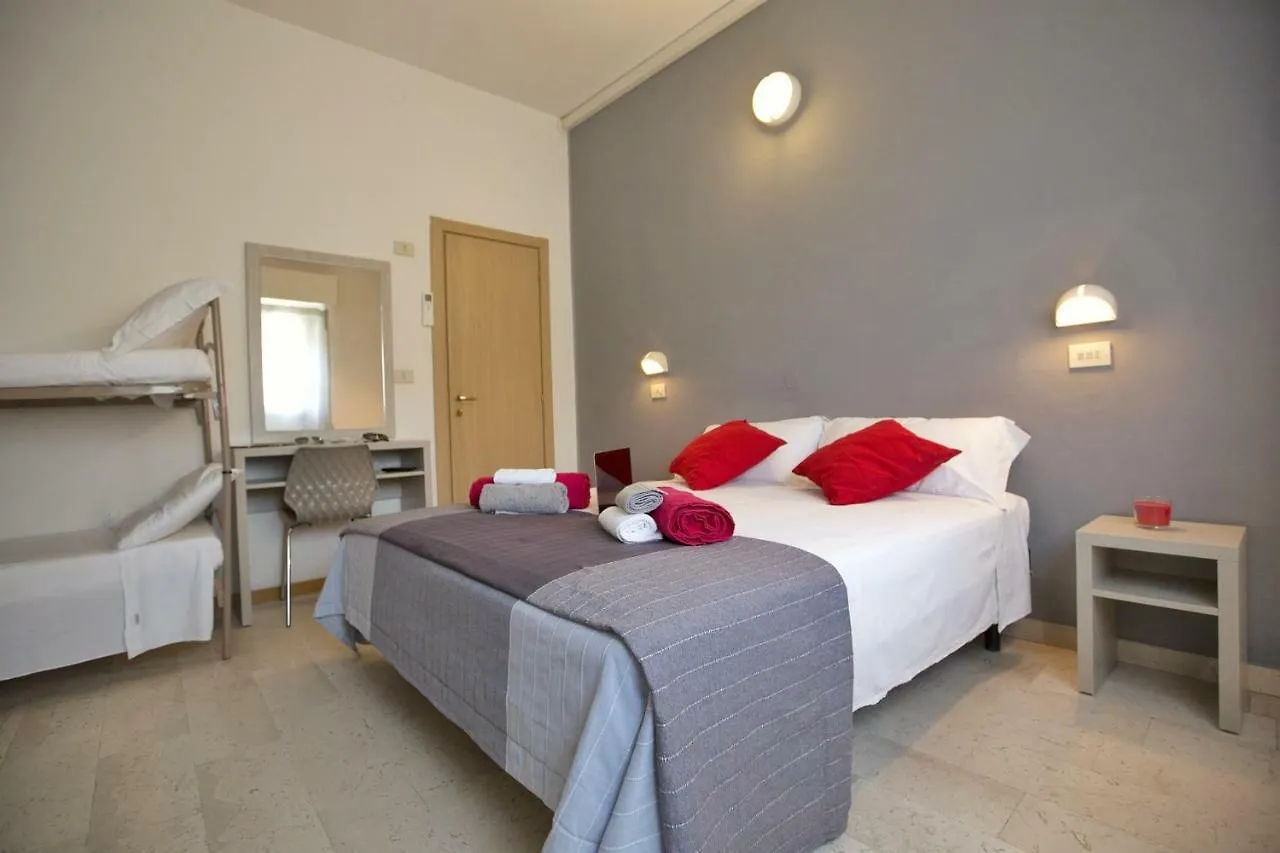 Hotel Sabrina Rimini 0*,  Italia